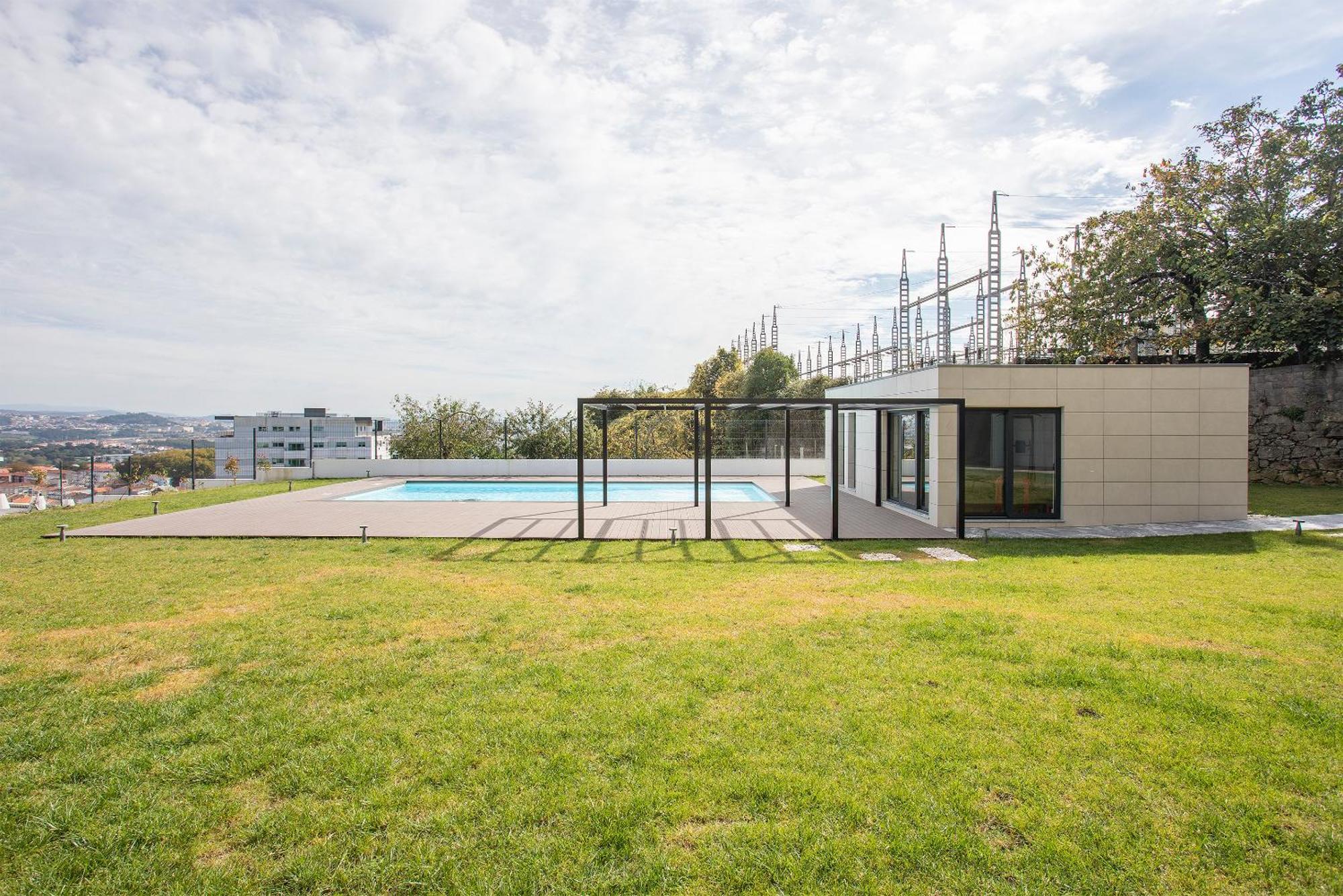 Liiiving In - Dragao Pool View Apartment Porto